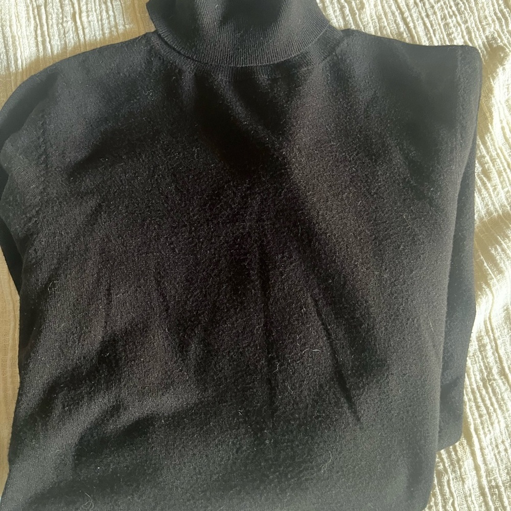 Theory Elegant Black Ruched Long Sleeve Top - Picture 4 of 6